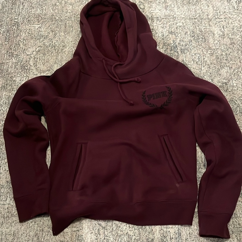 Fleece Campus Hoodie sz medium burgundy logo "86"